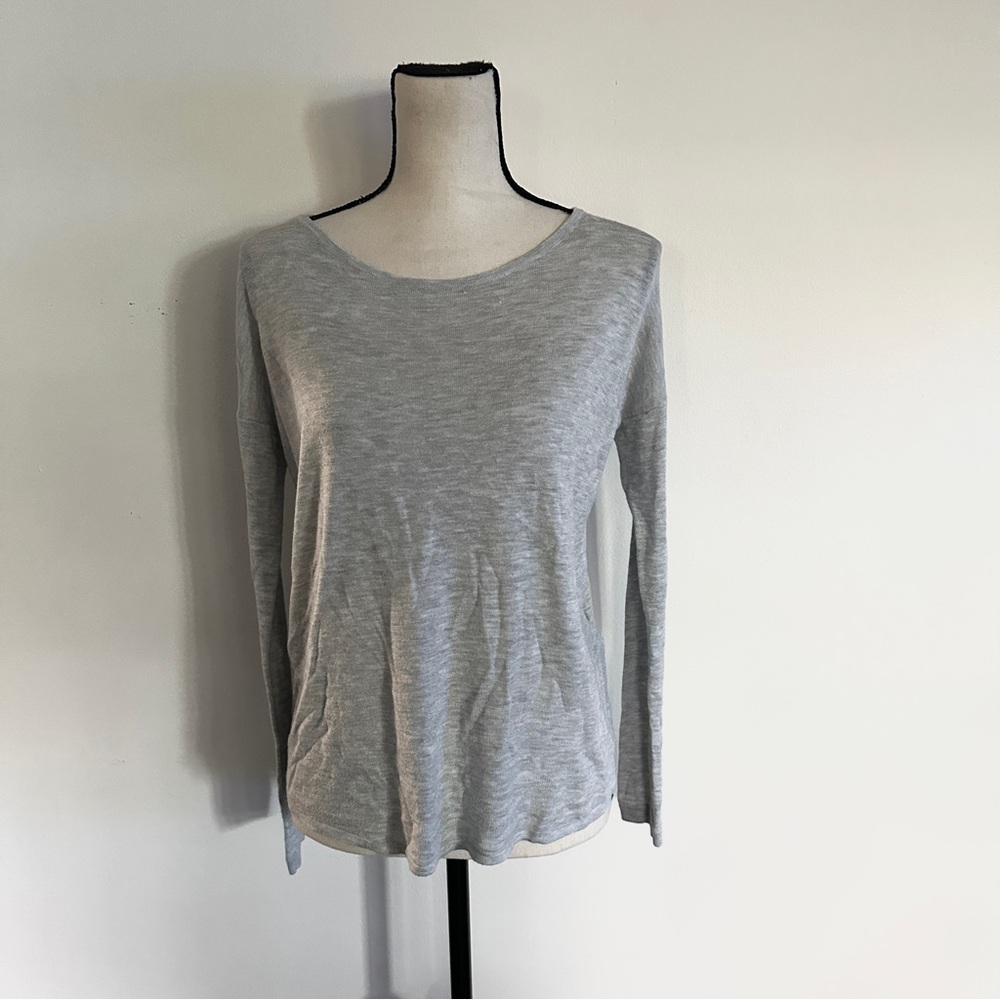 Long sleeve knit top